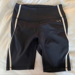 TLF Women’s Biker Shorts Medium
